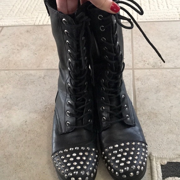 Boots - Picture 4 of 4